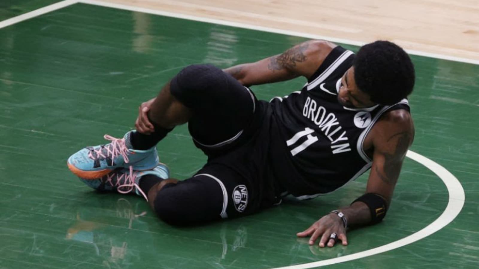 “His foot happened to be in the way?!”- Kyrie Irving calls out Giannis Antetokounmpo for ankle injury in 2021 playoff series