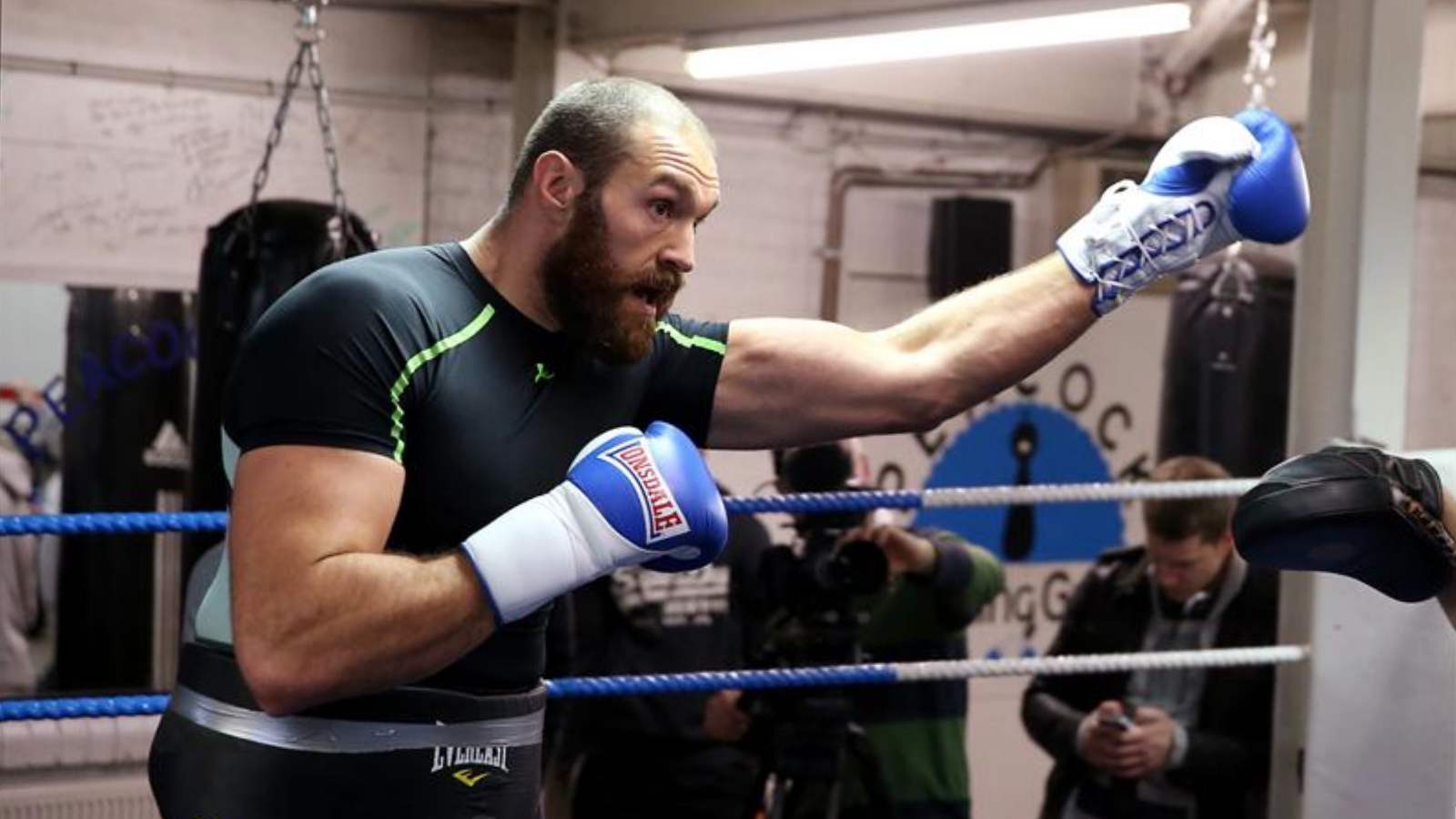 Watch: Tyson Fury participates in an intense sparring session with former WBO heavyweight champion