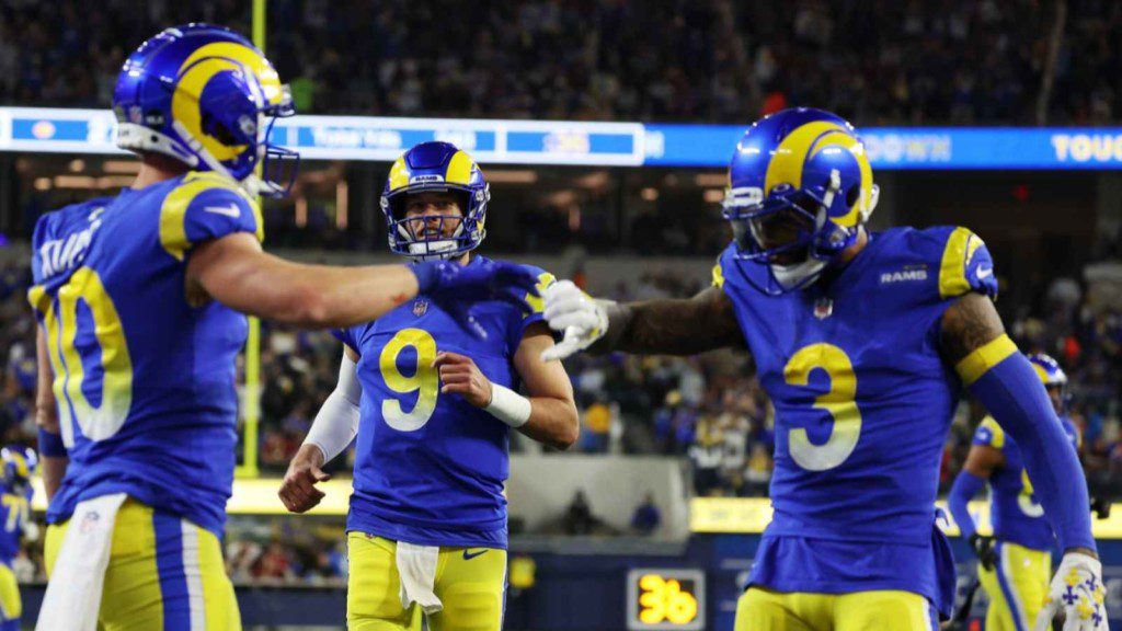 Odell Beckham Jr celebrates with teammates