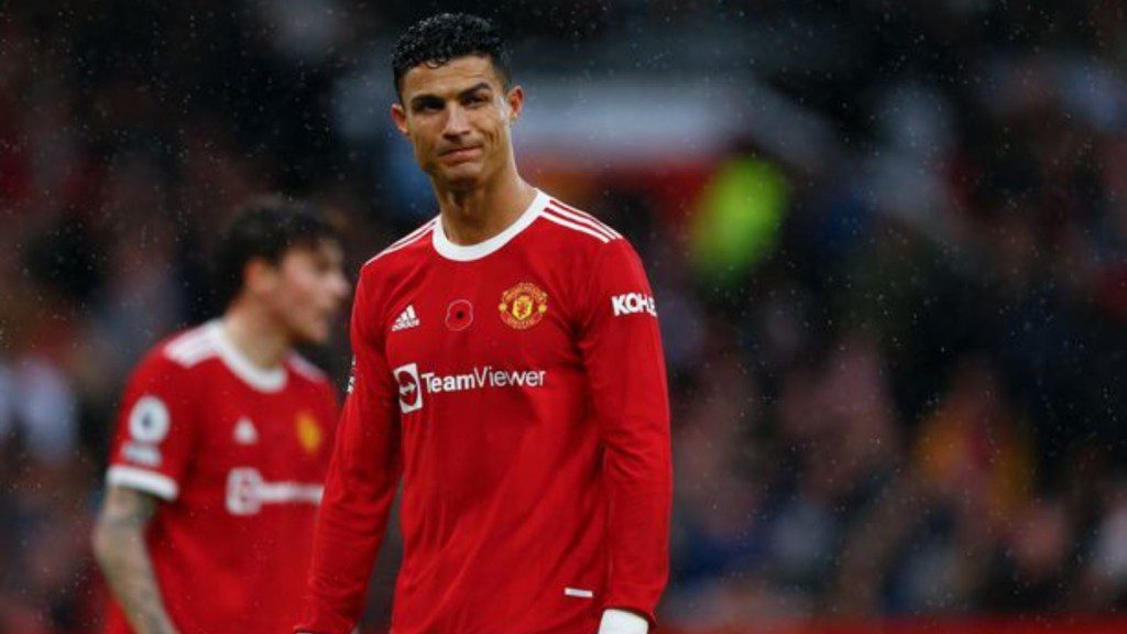 Is Cristiano Ronaldo hampering Manchester United more than Helping?