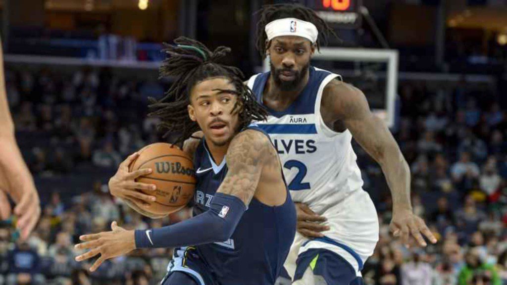 Ja Morant and Patrick Beverly fight during the game