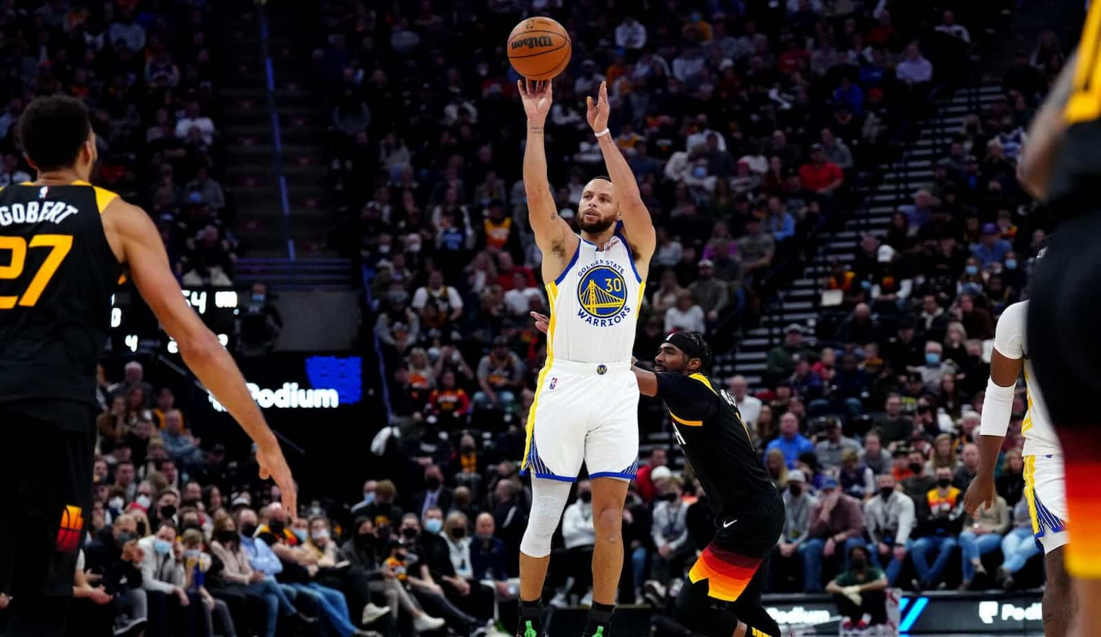 “I like our chances”: Stephen Curry makes honest admission about the 2017 Warriors vs 1996 Bulls matchup