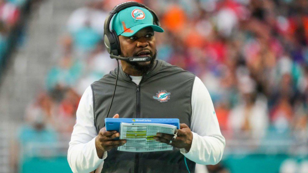 Brian Flores in the Dolphins dugout this season