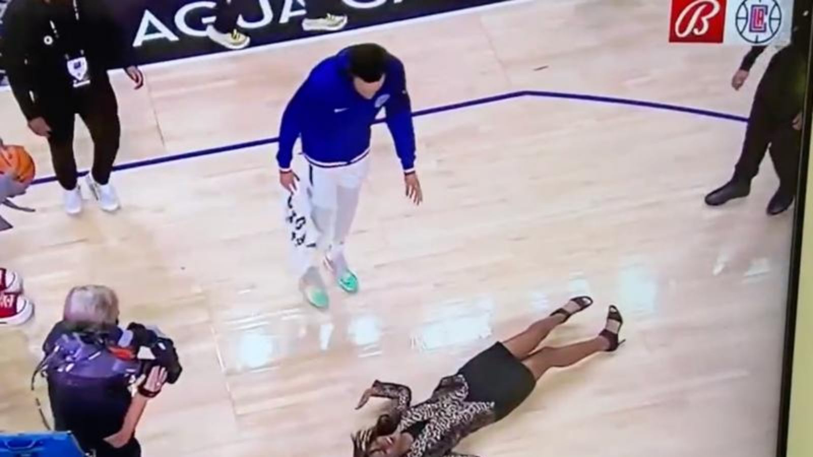 “Already falling for Basketball Players”-Twitter reacts to Clippers’ Kristina Pink suffering a horrifying fall after Post-Match Interview