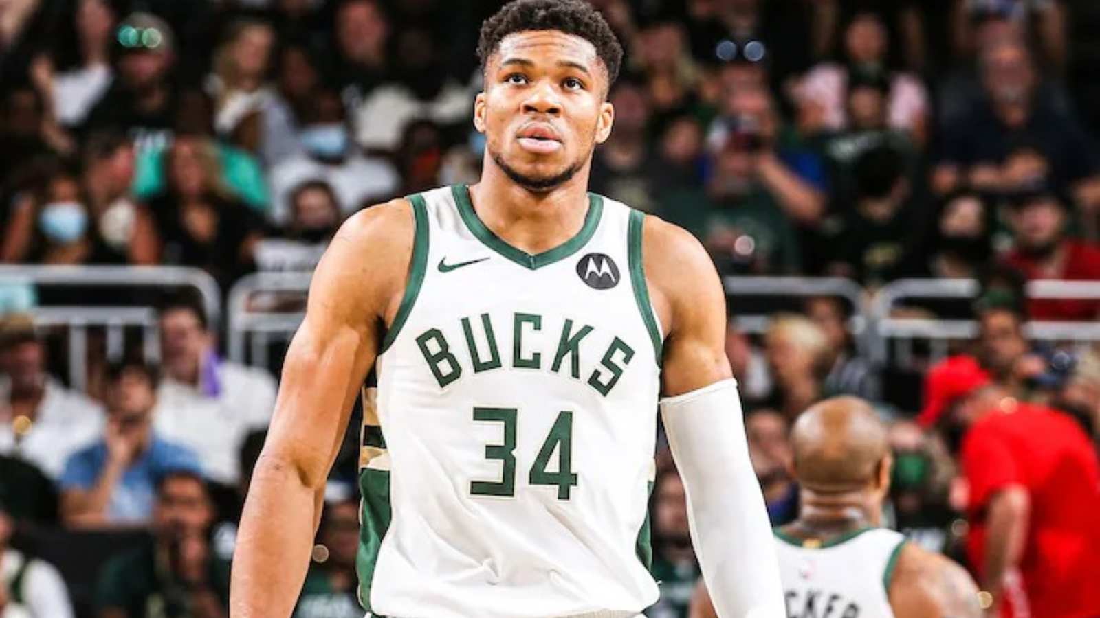 “What the hell is happening to NBA” Fans lose their mind as Giannis Antetokounmpo got a technical after starring down Al Horford