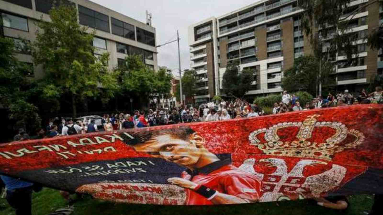 WATCH: Absolute mayhem on the streets, as fans cheer ‘Free Nole’ after Novak Djokovic departs from lawyers office