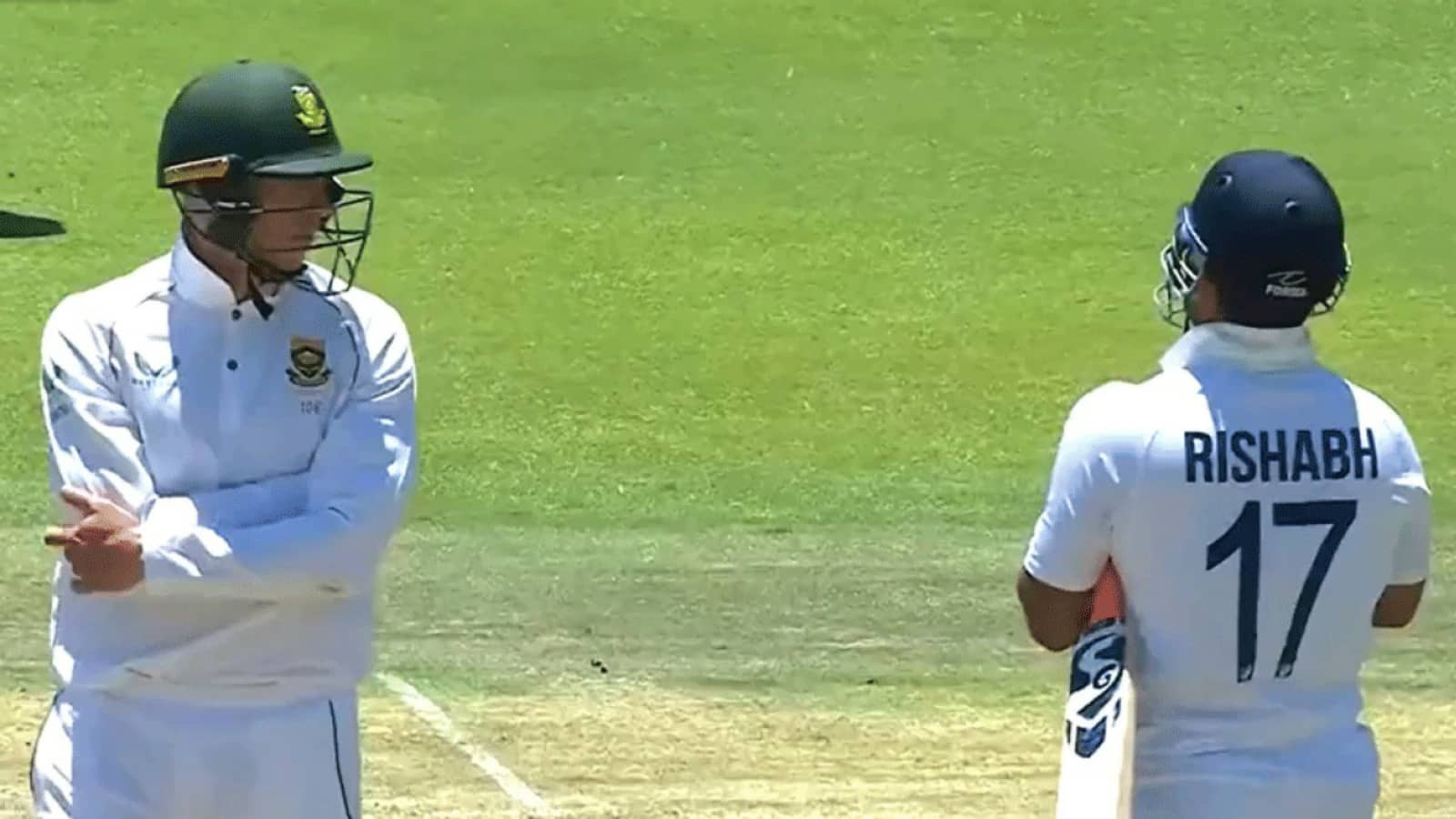 WATCH – Rishabh Pant sledges Rassie van der Dussen from behind the stumps at Jo’burg Test