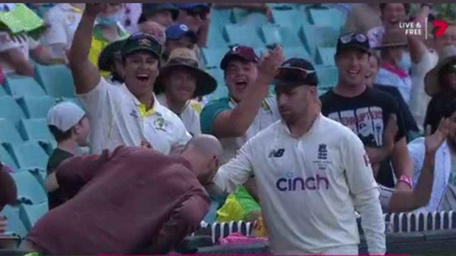 WATCH – Jack Leach gives an autograph to a bald fan on his head during 4th Ashes Test