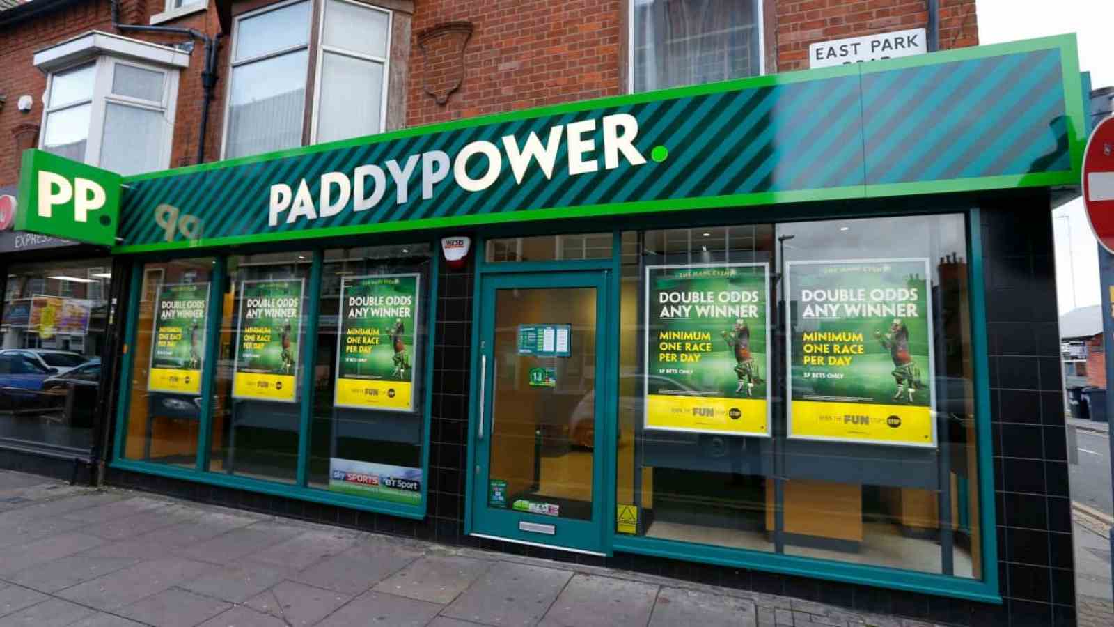 Paddy Power shells out for Lewis Hamilton title win