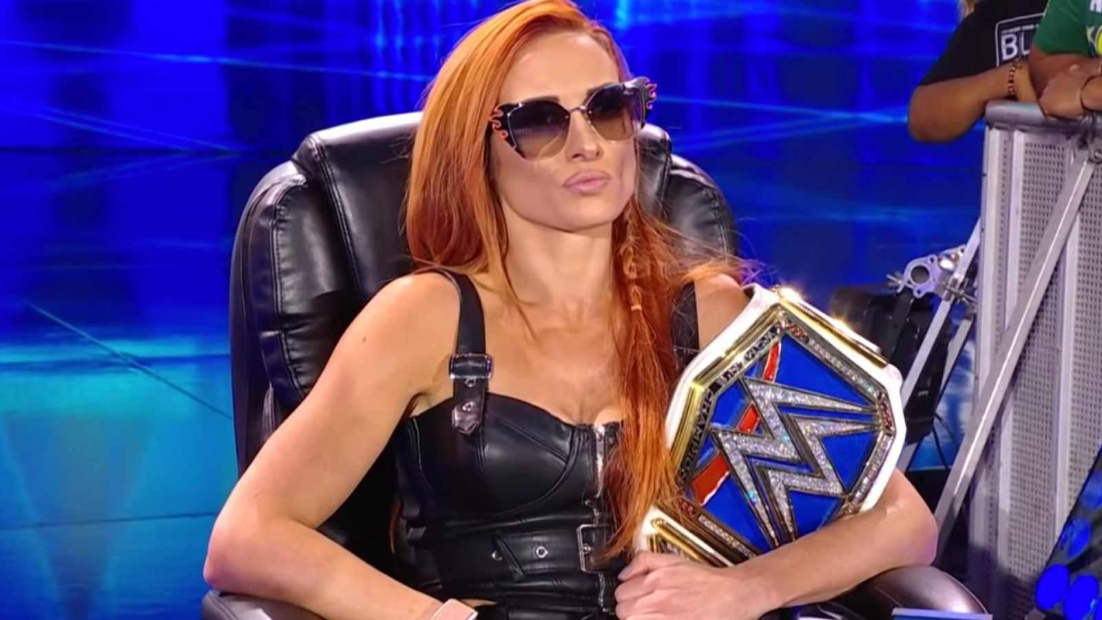 “That’s what it takes to be at the top in professional wrestling”; WWE Hall of Famer heaps praise on Raw Women’s Champion Becky Lynch