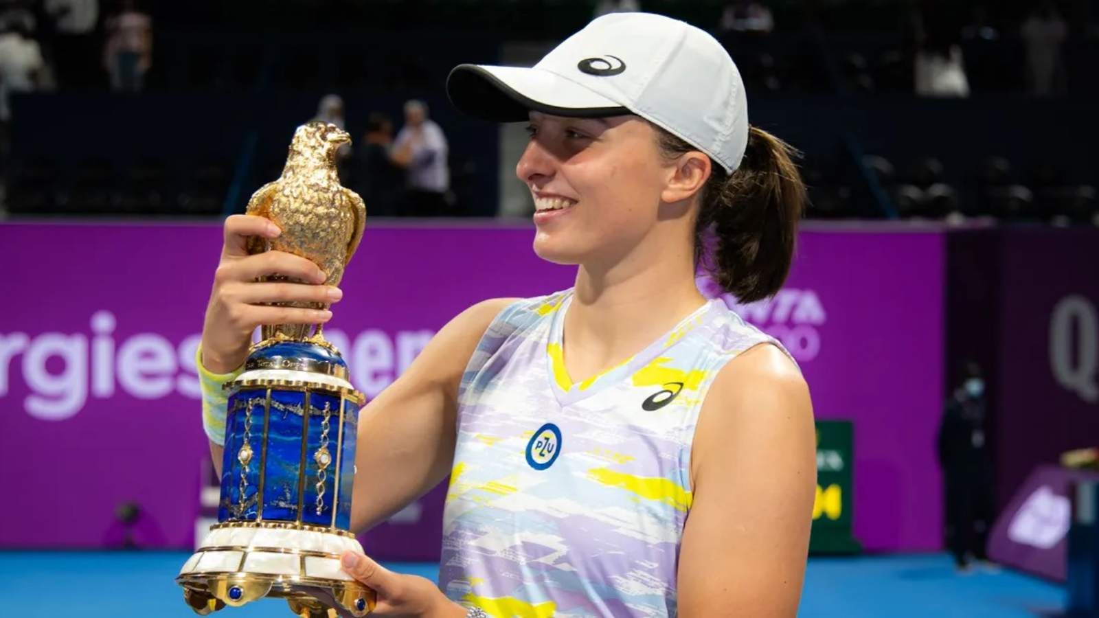 Iga Swiatek storms past Anett Kontaveit to clinch Qatar Open title