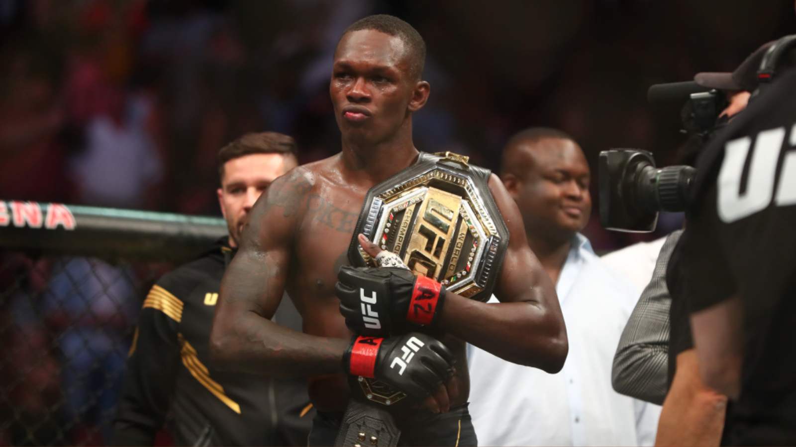 Is Israel Adesanya really boring or are we just not appreciating the greatness in front of us?