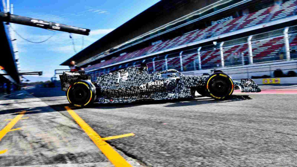 Valtteri Bottas' Alfa Romeo's livery at Barcelona testing