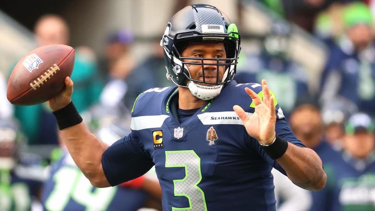 “What the HELL is this?!” Twitter explodes as Russell Wilson is traded to the Broncos