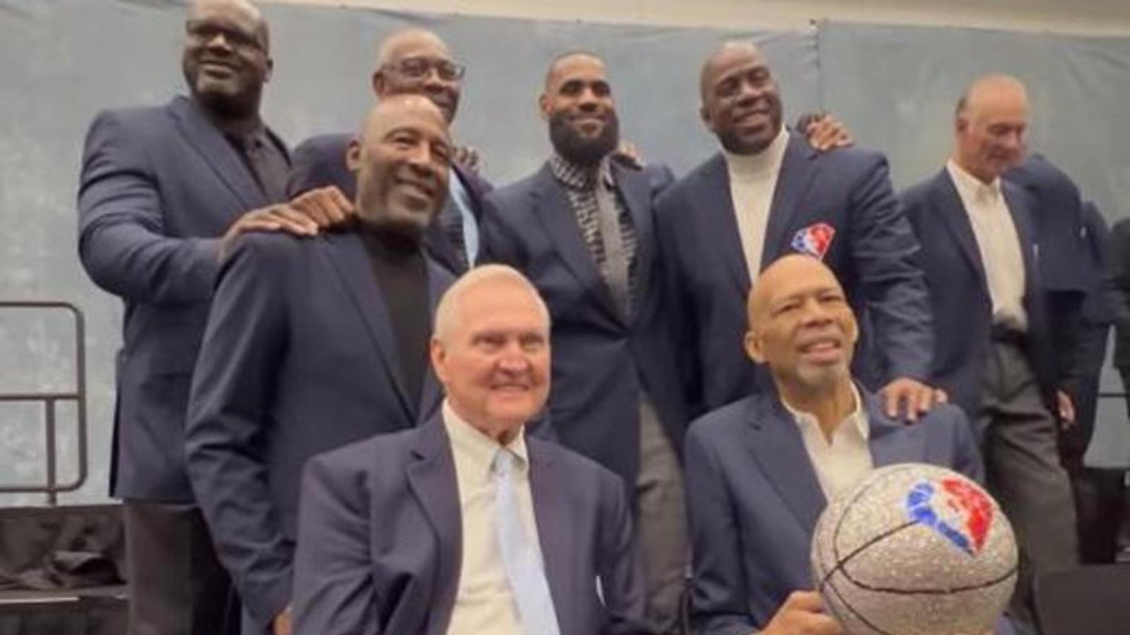 “I earned my jacket and they gave you yours out of sympathy… They knew me!” Shaquille O’Neal roasts Charles Barkley at the 75th Anniversary Team Celebration