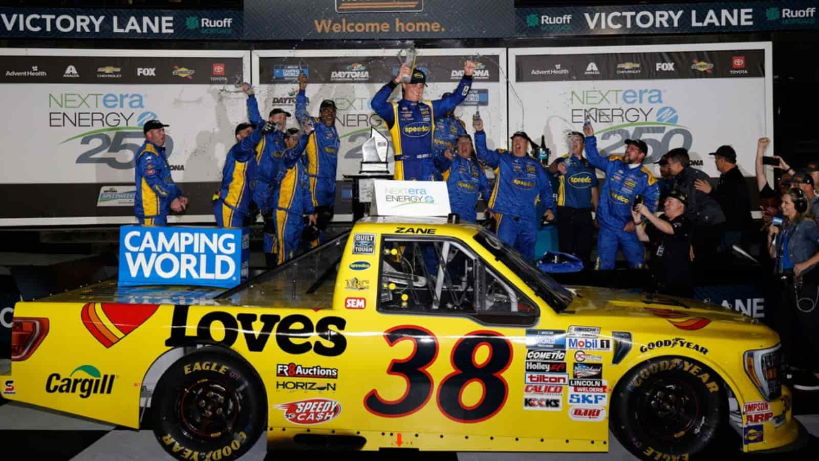 Zane Smith wins NASCAR Camping World Truck Series opener in Daytona