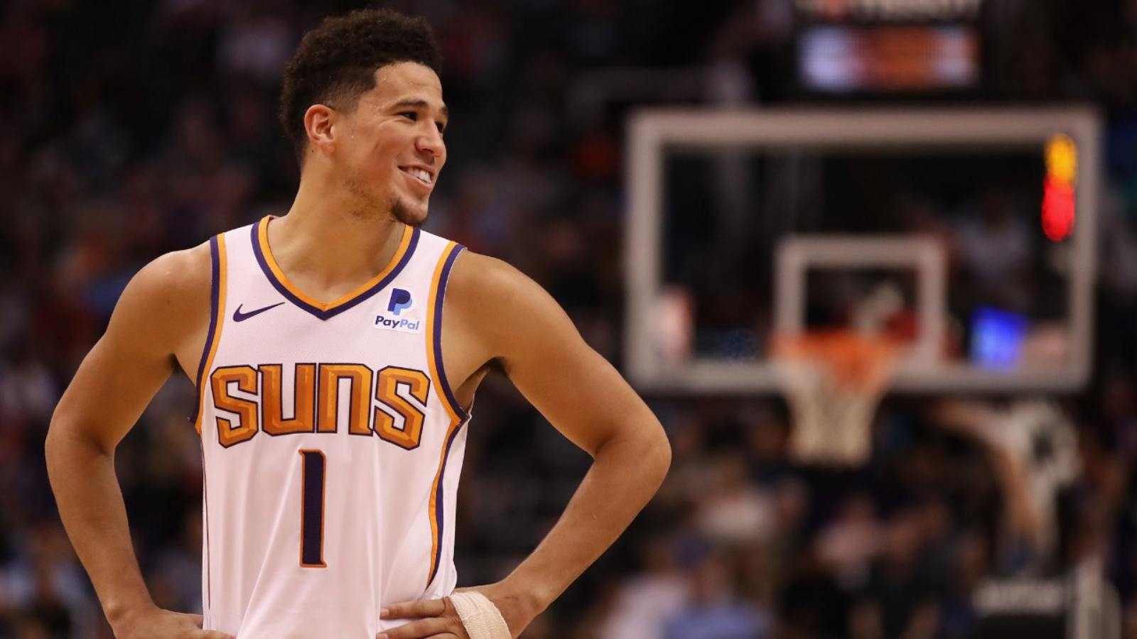 “CHEAP SHOT” Twitter reacts as Devin Booker ‘painfully’ hits Terance Mann in the nuts