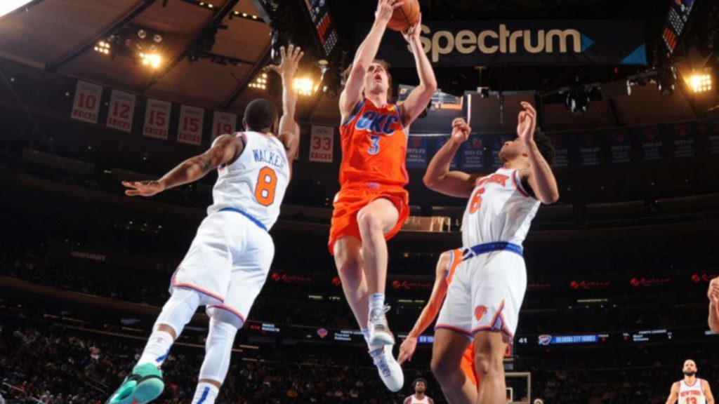 Josh Giddey in action against the Knicks