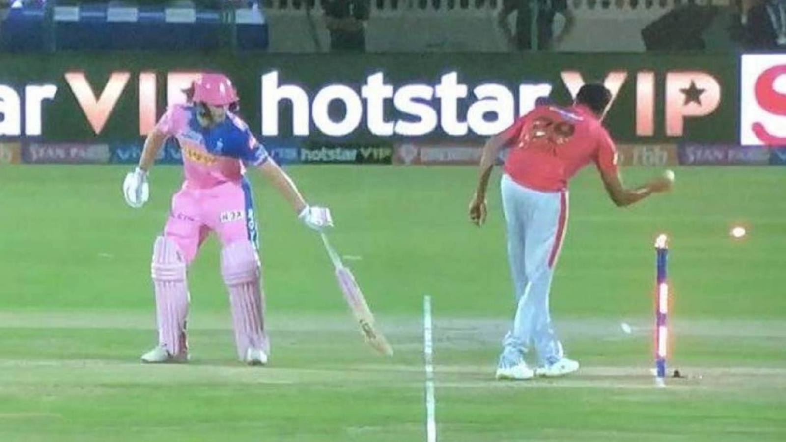 “Am inside the crease” – Jos Buttler reacts as Ravichandran Ashwin bought by Rajasthan Royals in IPL 2022 mega auction 