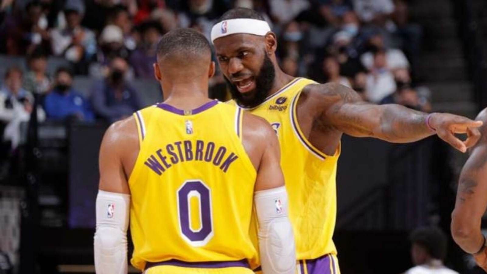 “See me after the game”: Twitter reaches boiling point as a viral video reveals LeBron James’ frustration with Russell Westbrook after depleted efforts