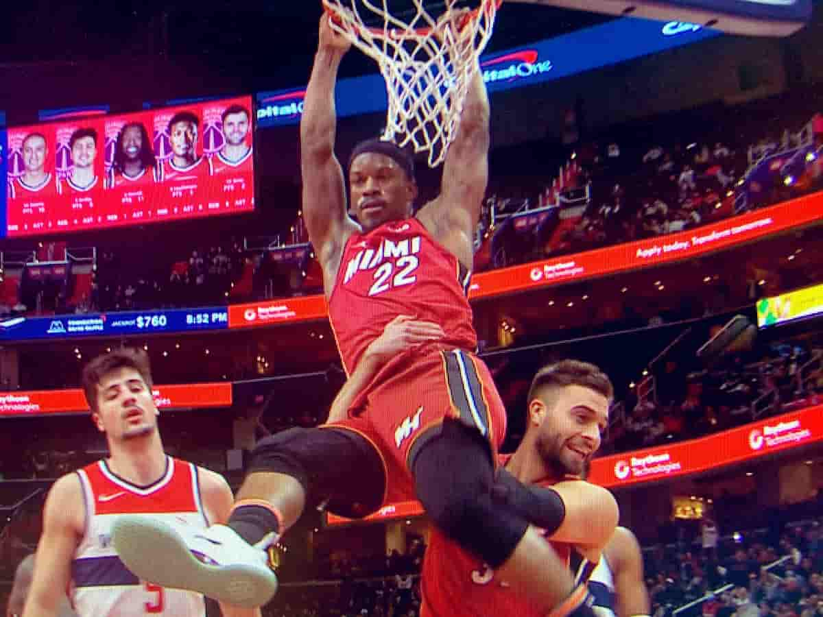 “He’s taking Heat to the finals” NBA Fans shocked as Jimmy Butler bullies his way out in 4-on-1 scenario