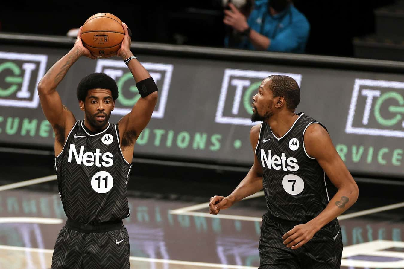 “Last night they got gutted” Vince Carter addresses how Kyrie Irving’s full-time services could solve the concerns of the Brooklyn Nets approaching post-season