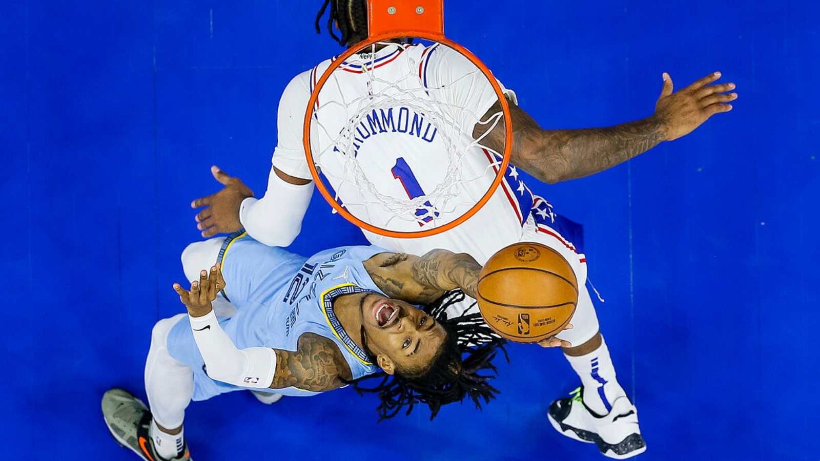 “Mop the floor! Would you?” JA Morant drops Andre Drummond with dazzling move