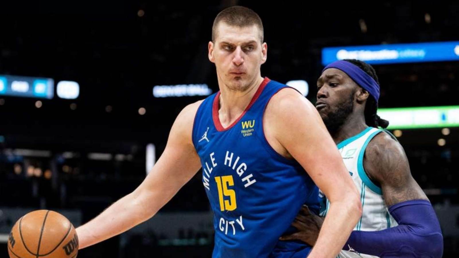 “Stay away from my brother” Nikola Jokic rushes in to protect Aaron Gordon from Montrezl Harrell