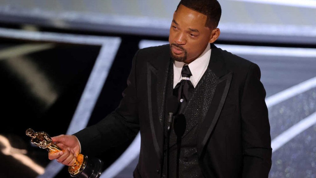 Will Smith with his Oscar for 'King Richard'