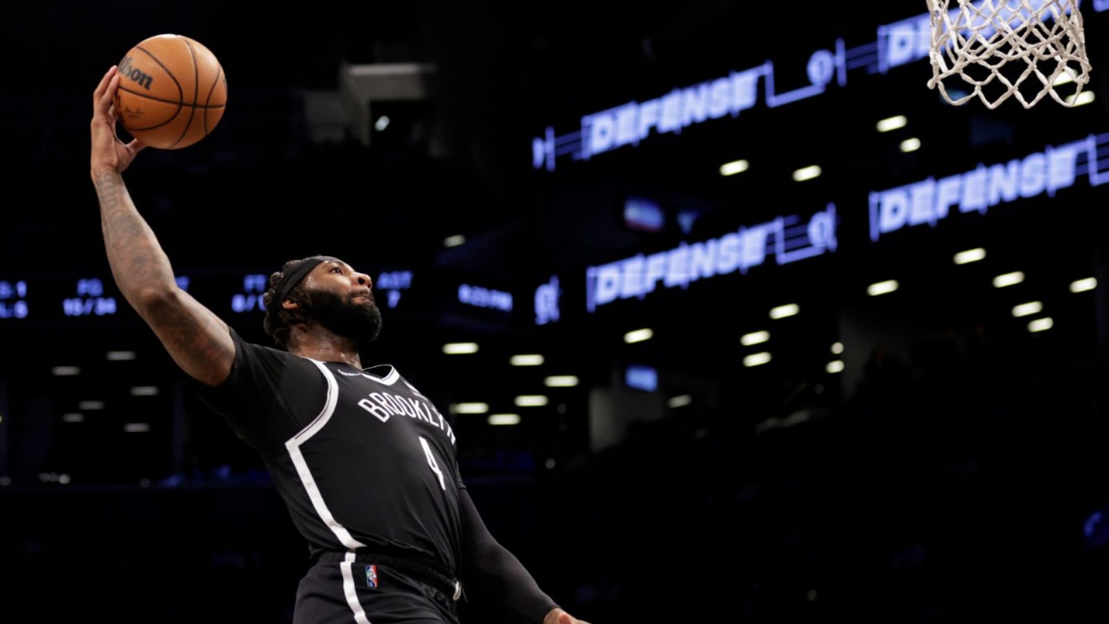 “Could have been worst travel” Andre Drummond leaves fans in splits after throwing ‘peace sign’ before dunk