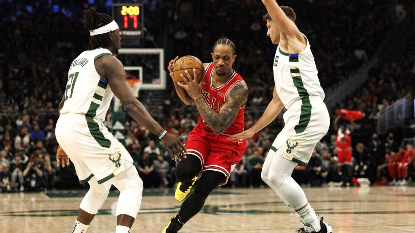 “He killed off Giannis Antetokounmpo last night” Shannon Sharpe heaps praise onto DeMar DeRozan after inspiring Bulls past Bucks in Game 2 