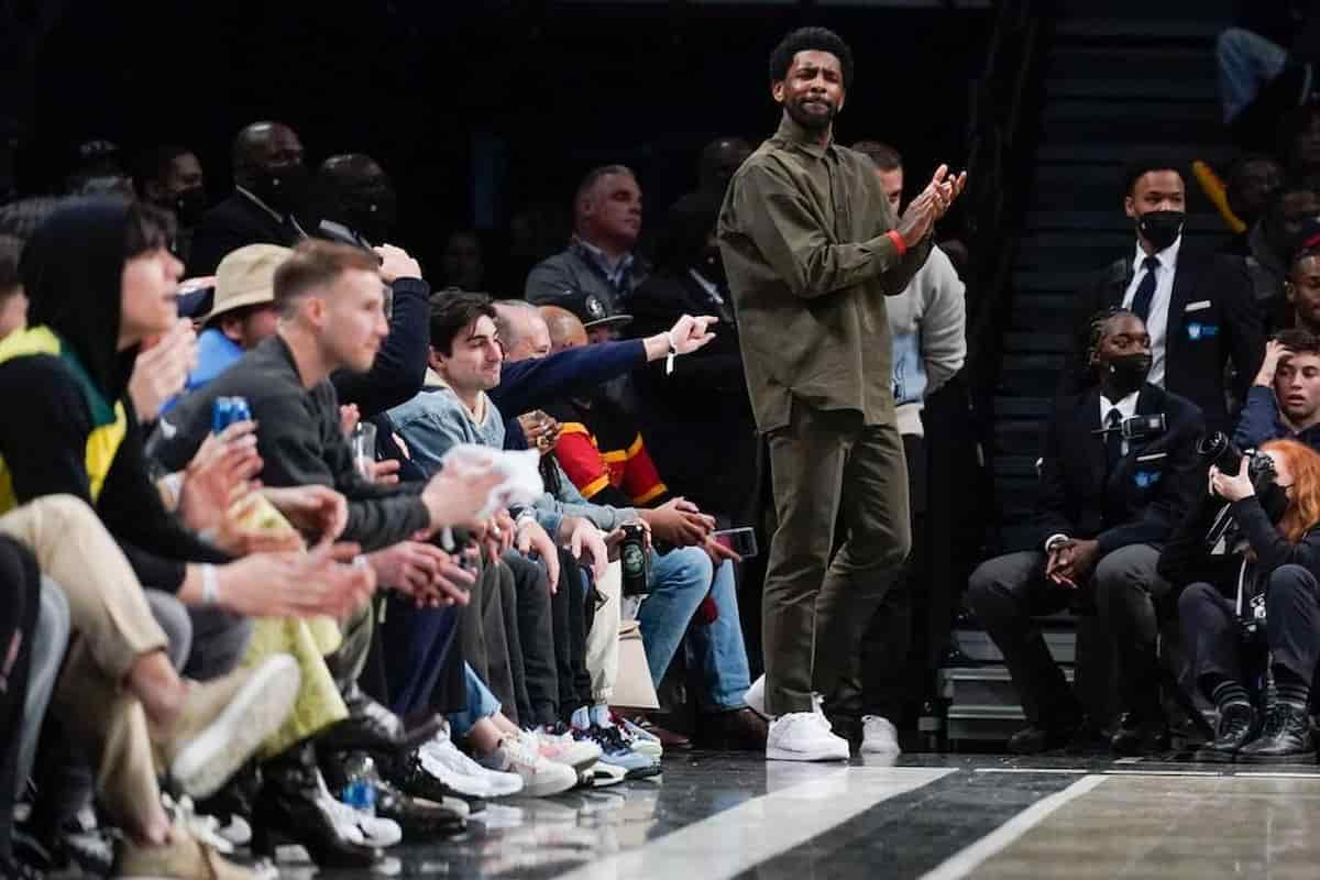 Brooklyn Nets fined $50,000 for letting Kyrie Irving inside locker room against Knicks 