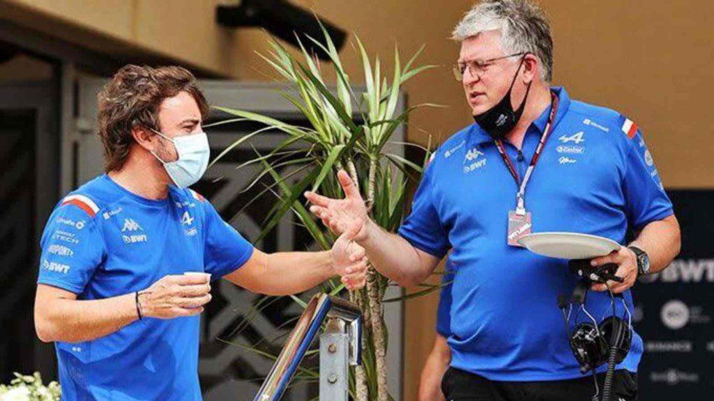 Otmar Szafnauer with Fernando Alonso