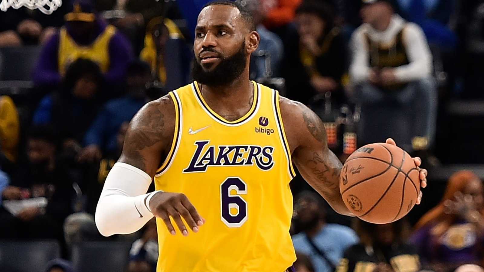 “He’s an alien” LeBron James shocks NBA Fans all over the world with insane poster dunk against Cavaliers