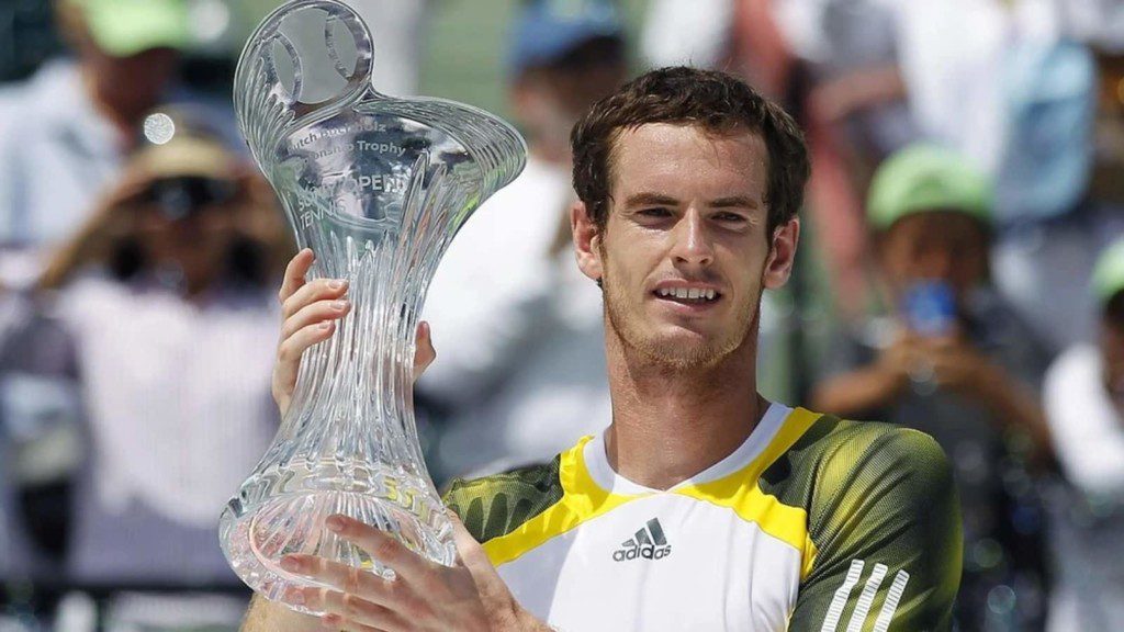 Andy Murray with his 2013 Miami Masters trophy