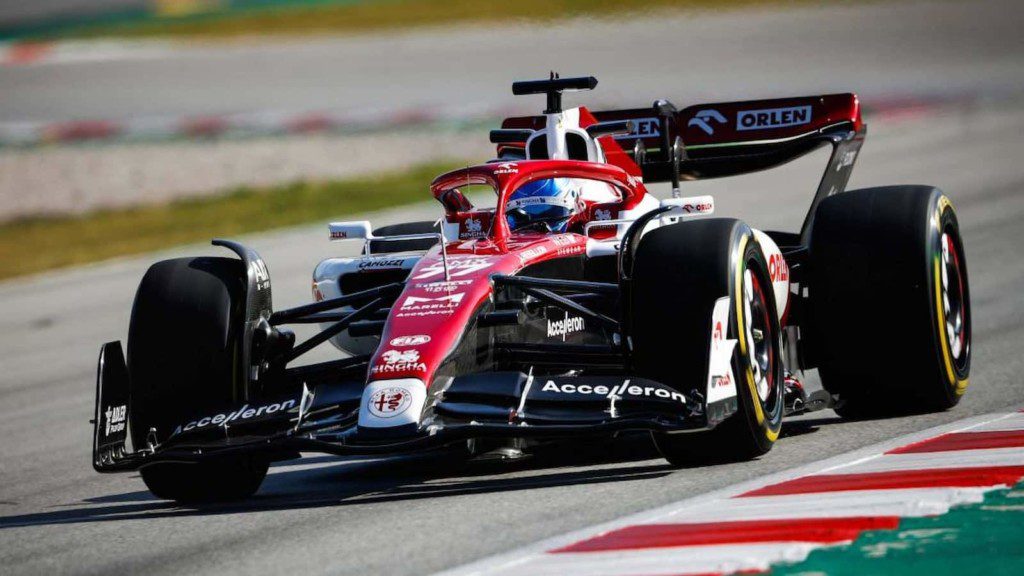 Valtteri Bottas' Alfa Romeo in action in Barcelona