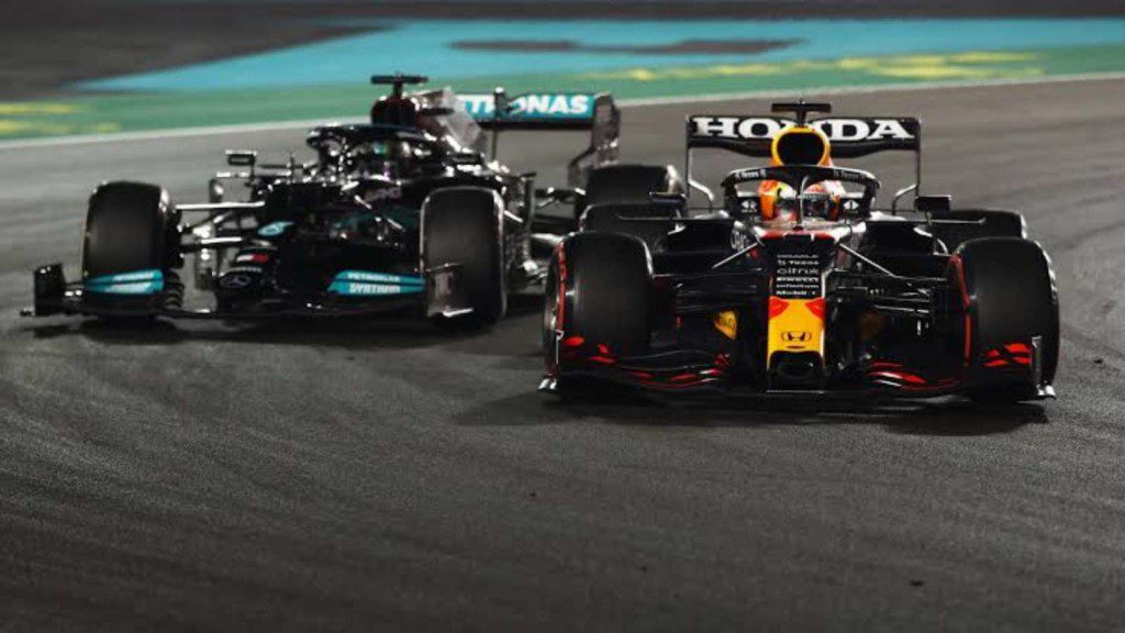 The last lap of the Formula 1 Abu Dhabi Grand Prix