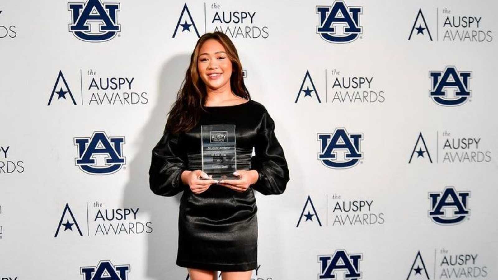 “Congratulations”: Suni Lee named student athlete of the year at 2022 AUSPY Awards