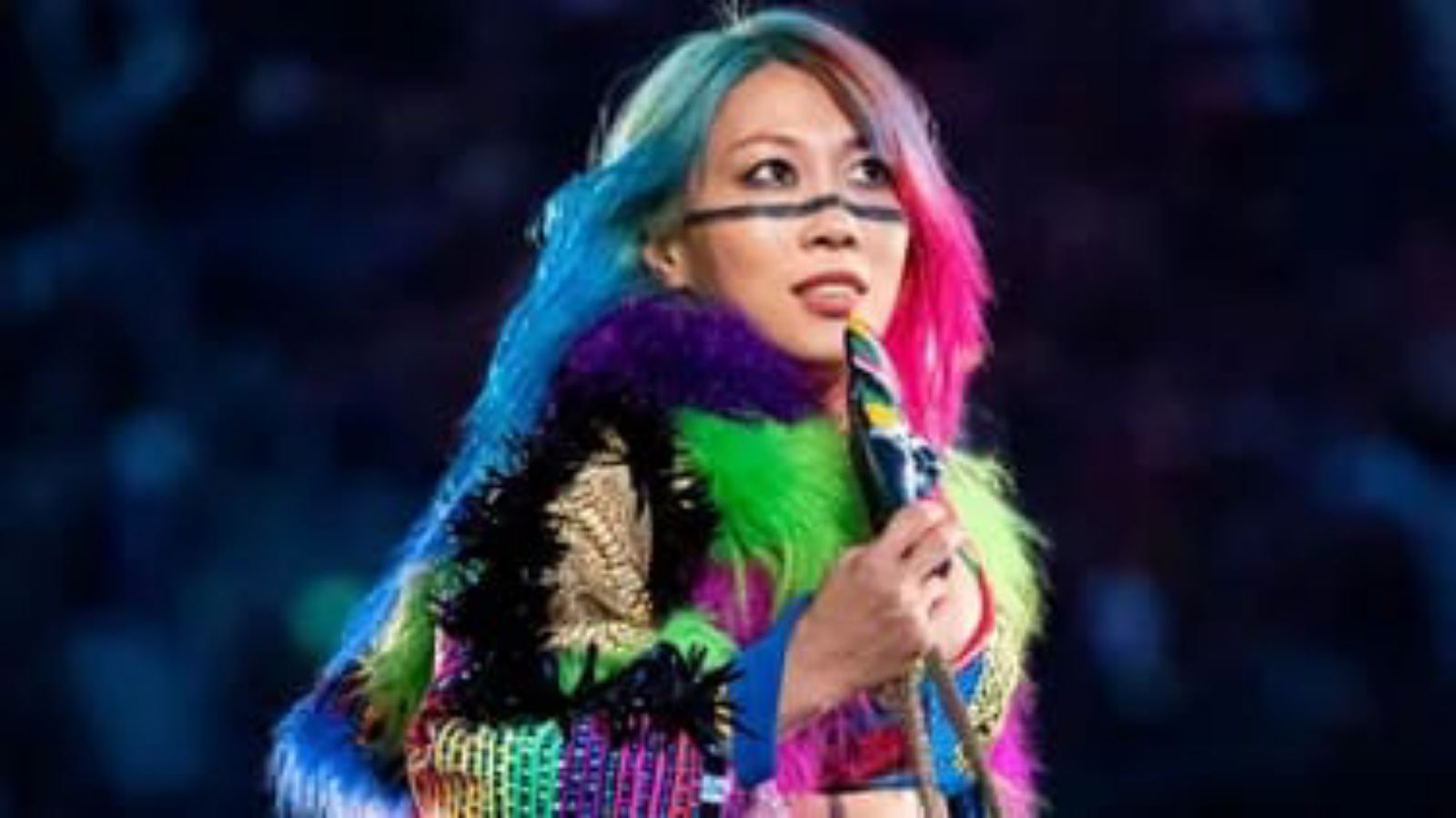 “I’m in love”; Twitter erupts with happiness as Asuka makes her long awaited return and confronts Becky Lynch