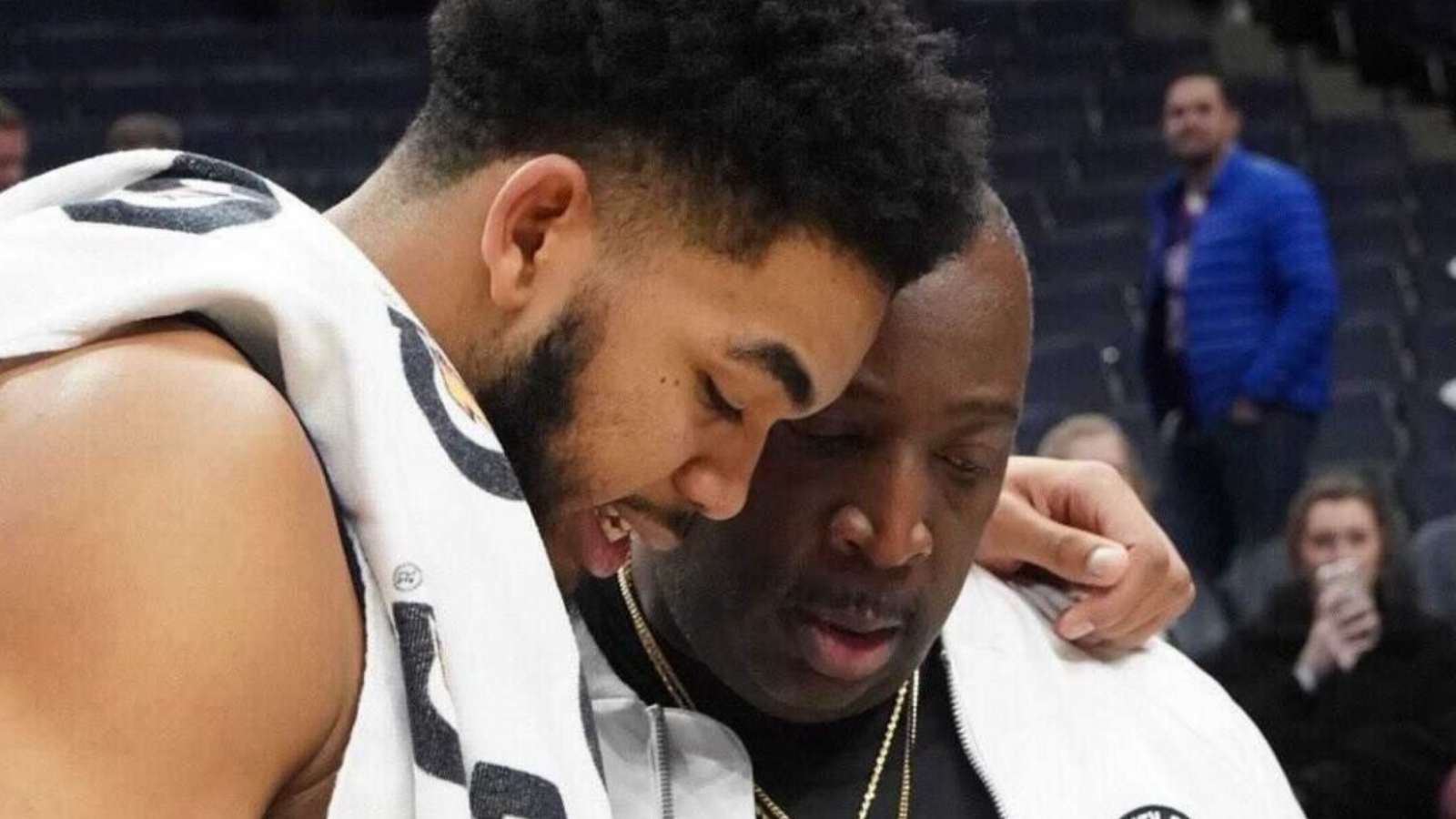 “I told you I’ll shine” Karl Anthony-Towns emotionally hugs his dad after massive Game 4 explosion vs Grizzlies