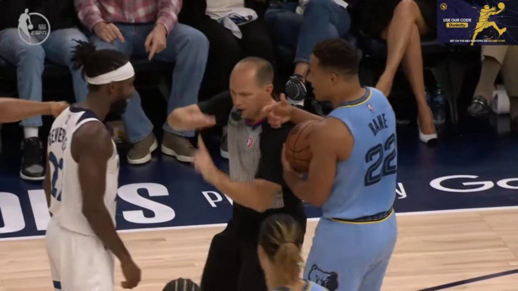 Patrick Beverley gets a technical foul