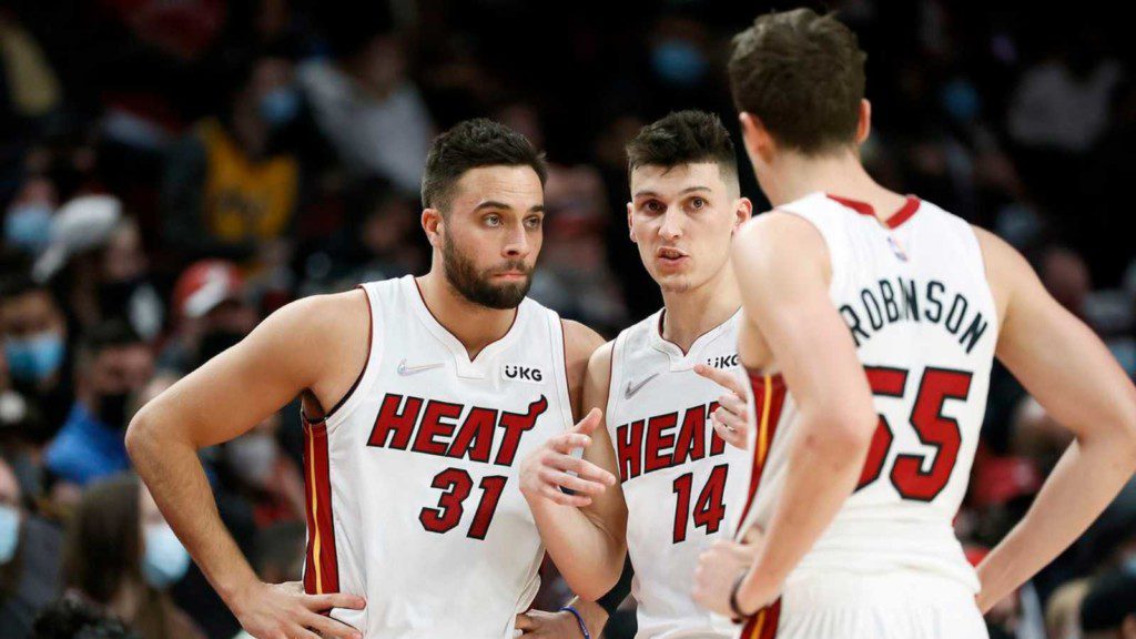 Max Strus with Tyler Herro and Robinson