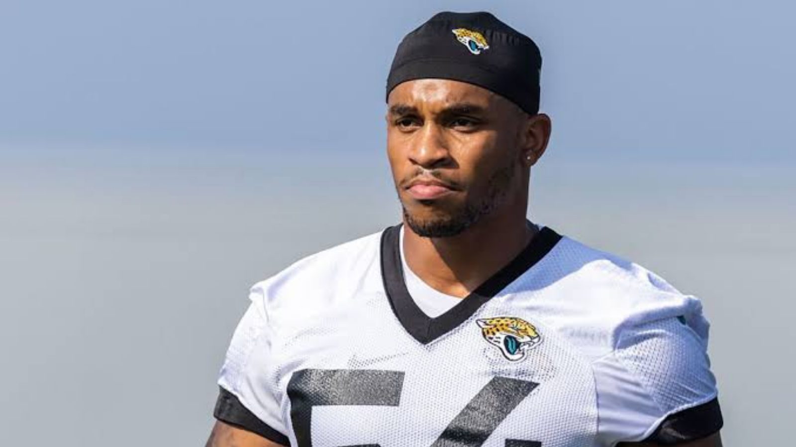 “SHOCKING”: Panthers linebacker Damien Wilson arrested for allegedly threatening to KILL his girlfriend with a tire iron