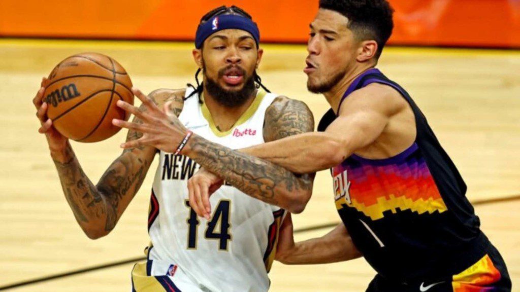 Devin Booker in action against the Pelicans