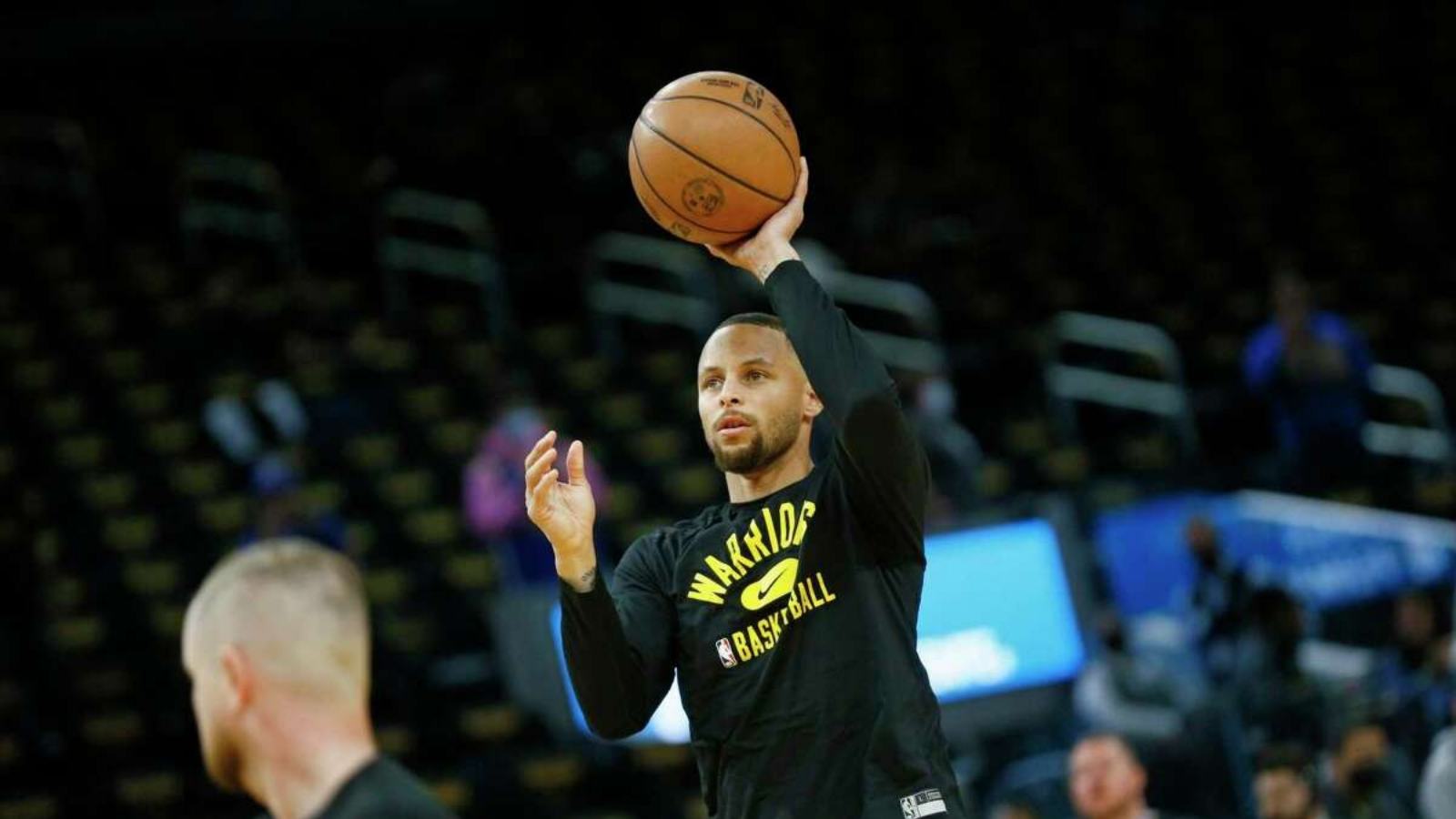 Stephen Curry solidifies 3-Point God status with never-before-seen playoff feat in Warriors vs Grizzlies Game 4 showdown