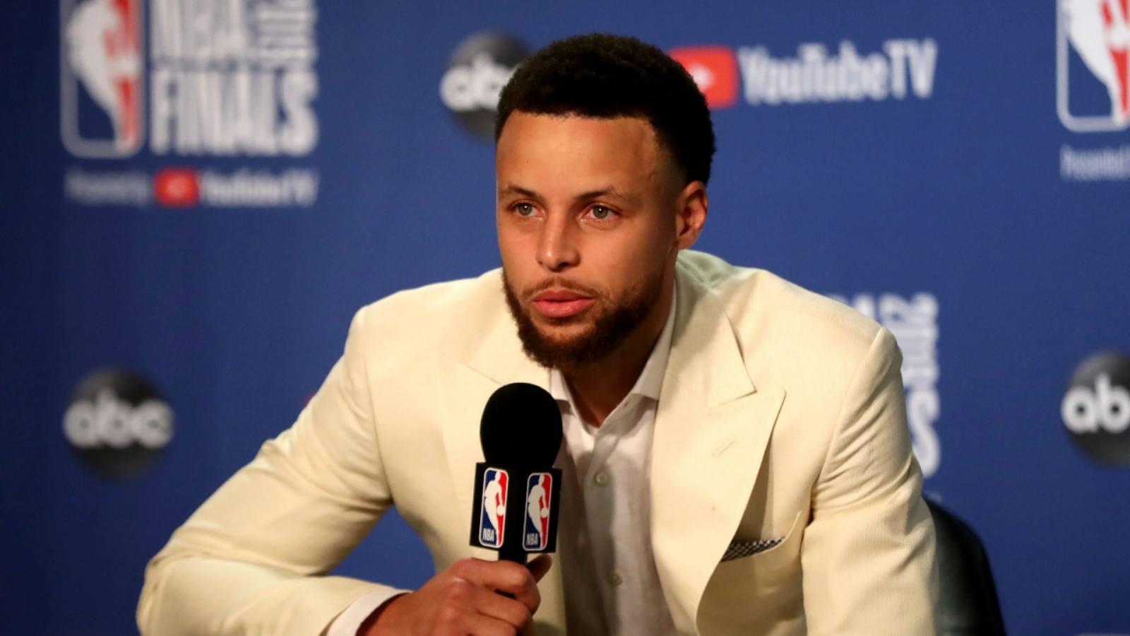 “Nobody is picking us to come out of the west except our families” Stephen Curry delivers hilarious response on Warriors’ making it into NBA Finals ￼