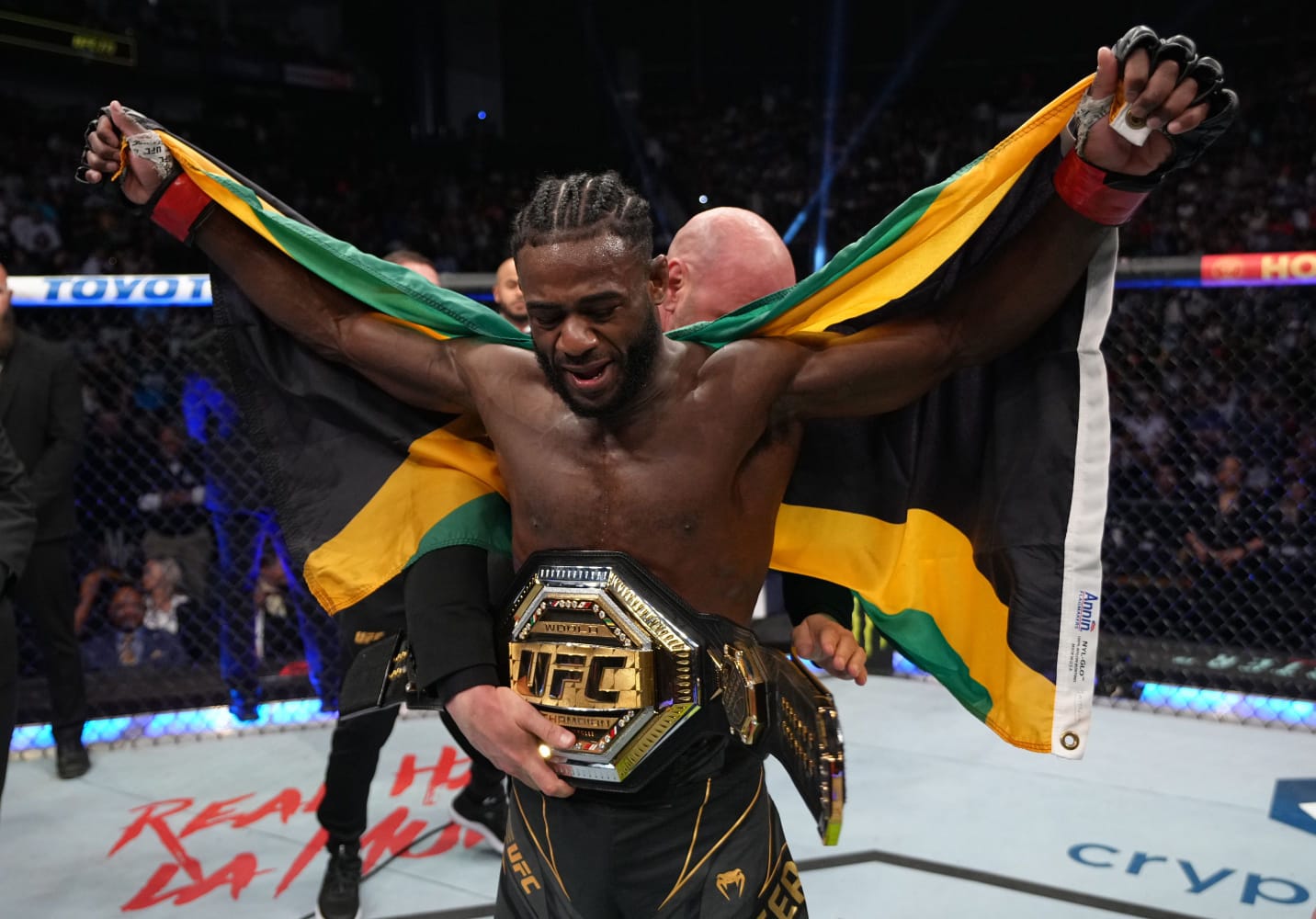 Aljamain Sterling returns to his gym amid cheers and pomp from his teammates following his UFC 273 win against Petr Yan￼