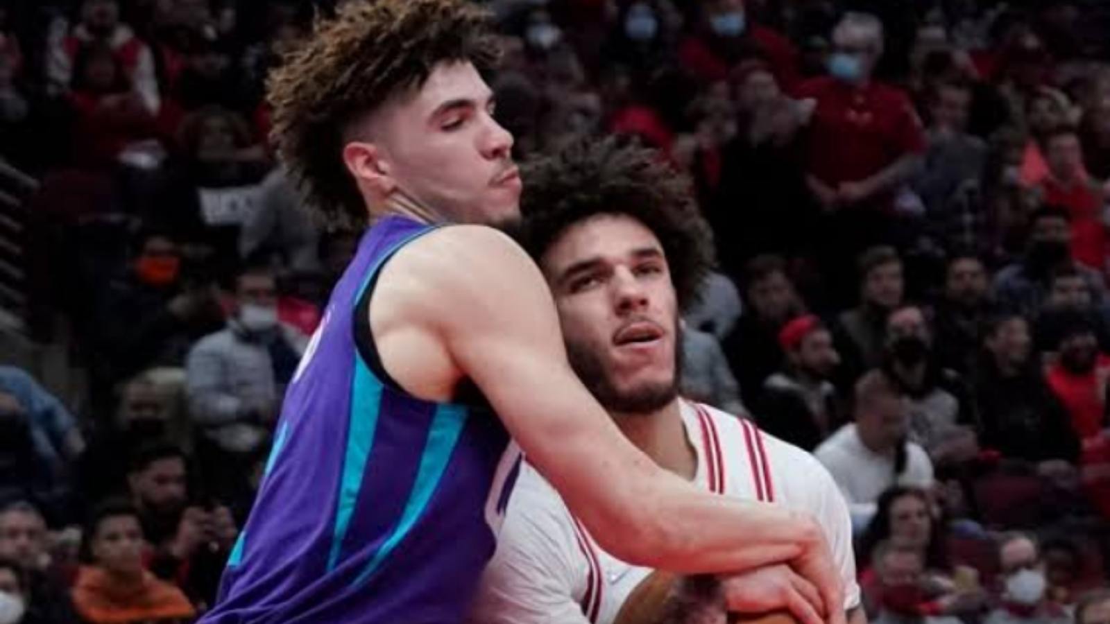 “You didn’t have to do my team so dirty” Lonzo Ball shoves younger brother LaMelo Ball for cooking the Bulls with game-high performance