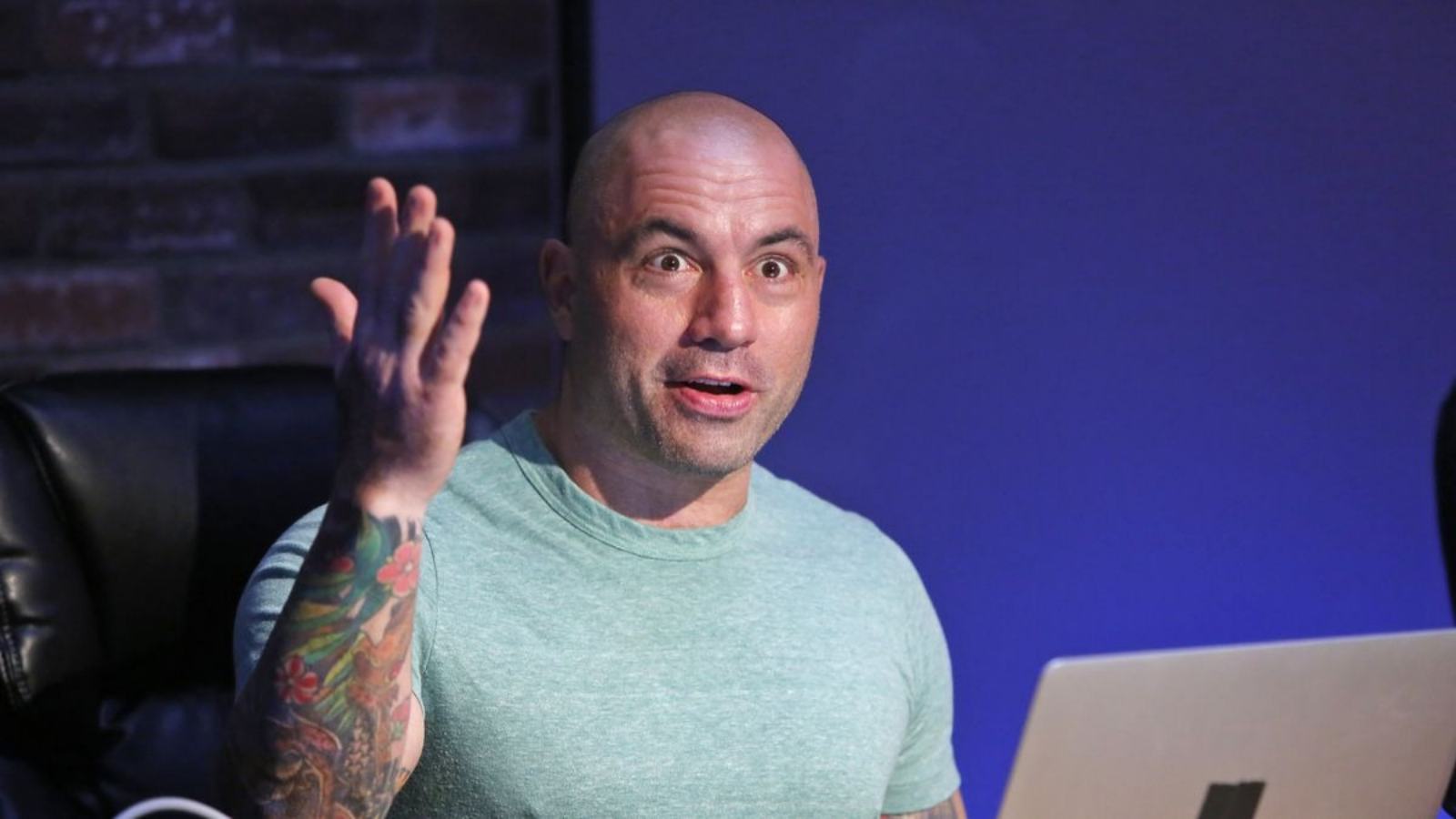 “I’m pregnant,” Joe Rogan mockingly responds to a latest UFO story