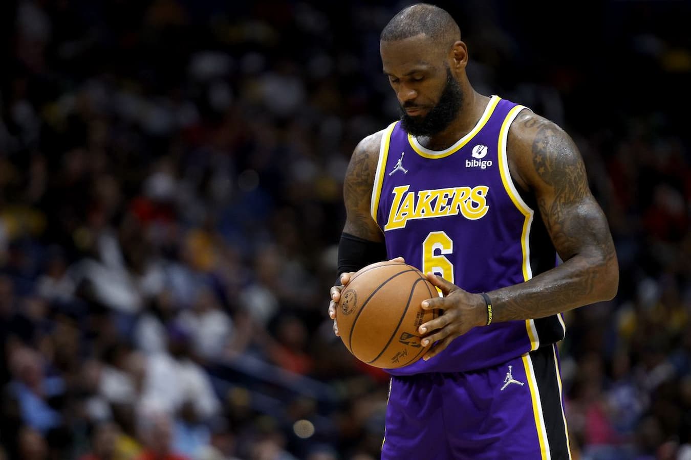 “This sh*t hurts” Lakers star LeBron James delivers bold promise after painful playoff miss 